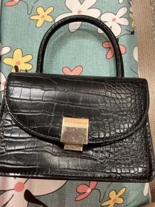 Chic Black Croc Handbag
