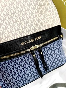 MICHAEL KORS* *KENLY SIGNATURE LOGO MEDIUM BACKPAC