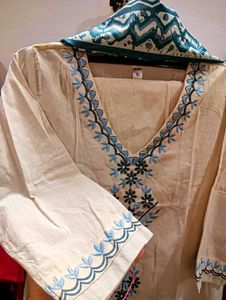 combo of 2 kurti sets