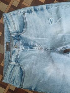 ⚡ ⚡ Flash Sale ⚡ ⚡ B: Distressed Jeans