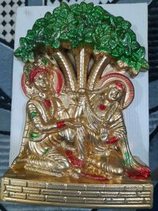 Radha Krishna Statue