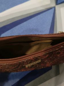 Stylish Caprese Hobo Bag