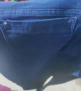 Women's Casual Jeans. Like New. Good Condition.