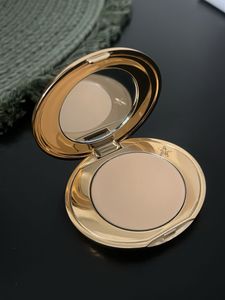 charlotte tillburyLuxury Pressed Powder Compact