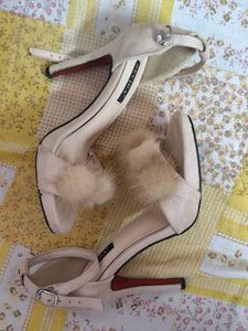 Cute fur pencil heel
