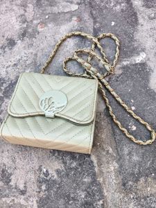 Chic Quilted Crossbody Bag