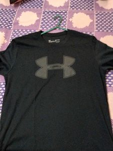 Under Armour Black T-Shirt