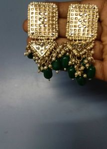Designer Kundan &amp; Emerald Jewellery Set