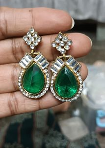 Golden green diamond airing