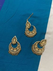 Indian Ethnic Jewelry Set - Earrings &amp; Tikka