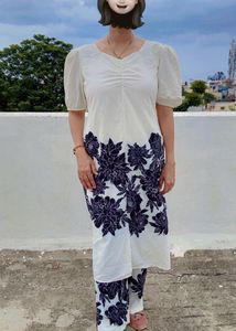 Chic White Kurta Set with Blue Floral Print