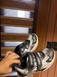 Stylish Lightning Print Sports Shoes