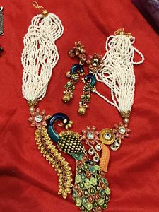Elegant Peacock Design Necklace