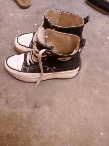 New Condition Shoes And Fashion