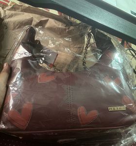 Chic Red Heart Print Sling Bag