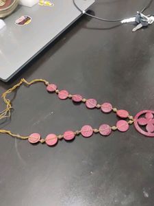 Neck Piece