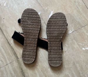 April Sale Price 🔥 Women Flats