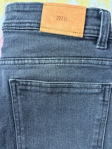 Stylish Grey Wide-Leg Jeans