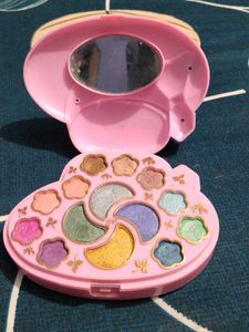 Cute Pink Cloud Eyeshadow Palette