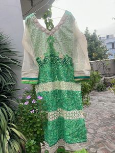 Elegant Green Embroidered Kurta