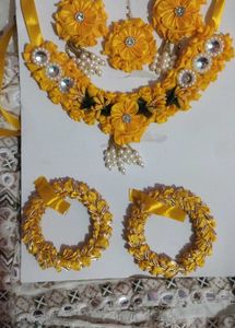 Yellow Floral haldi Jewellery Set💛