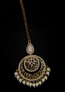 Stunning Gold &amp; Pearl Chandbali Maangtika