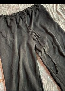 Buy 1 jogger get 3 items free (women