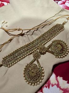 Elegant Kundan &amp; Pearl Jewellery Set