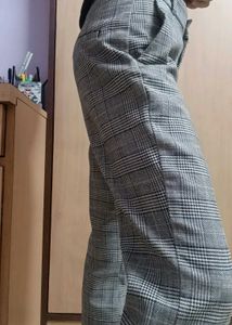 H&amp;M Checked Trousers 👖