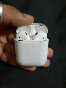 Apple Airpords Wireless Earbuds with Charging Case