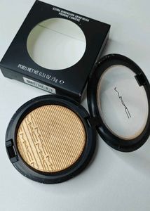 MAC Extra Dimension Skinfinish Highlighter