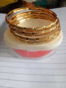 New Set of 4 Gold Bangle