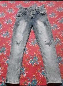 Stylish Ripped High-Waisted Jeans
