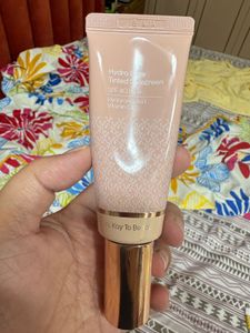 Hydro Glow Tinted Sunscreen SPF 40