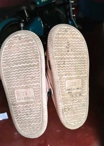Max Cute Croc-Style Clogs with Charms