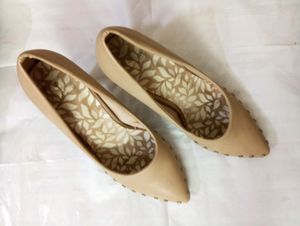 Cara Mia Kitten Nude Pumps