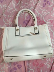 Chic White Quilted Handbag