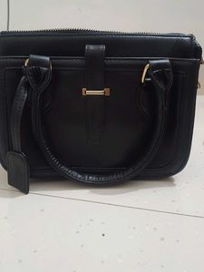 Chic Black Handbag