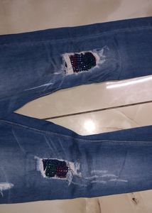 Narrow Jean With Cuts👖🪡