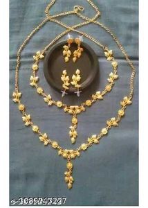 Elegant Gold Tone Necklace and Earrings Set