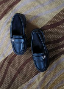 Chic Black Loafers