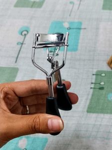 Eyelash Curler