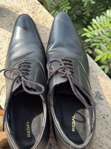 Regal Black Leather Formal Shoes