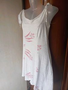 Chic White &amp; Pink Floral Mini Dress