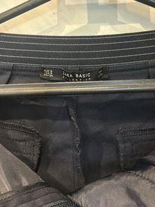 Zara Navy Blue Cropped / cigarette Trousers