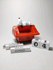 Snoopy Doghouse Perpetual Calendar