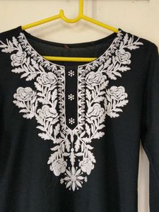 Elegant Black Embroidered Kurta