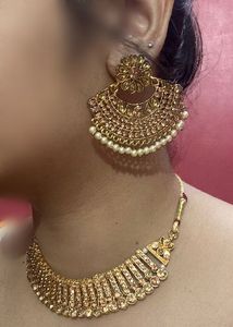 Gold-Toned Stone Choker &amp; Chandbali Set