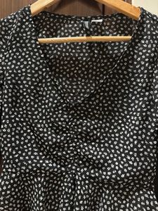 Chic Black &amp; White Ditsy Print Blouse