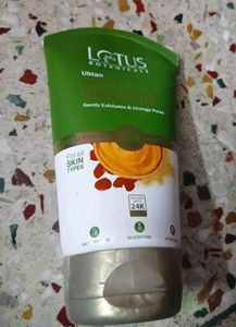 Lotus Botanicals Ubtan Face Scrub